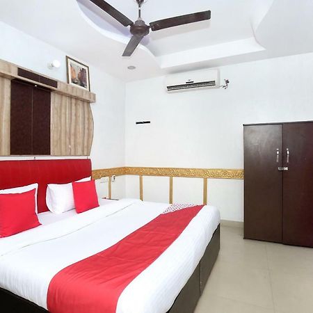 Oyo 5884 Amante Hotel Chandīgarh Екстериор снимка