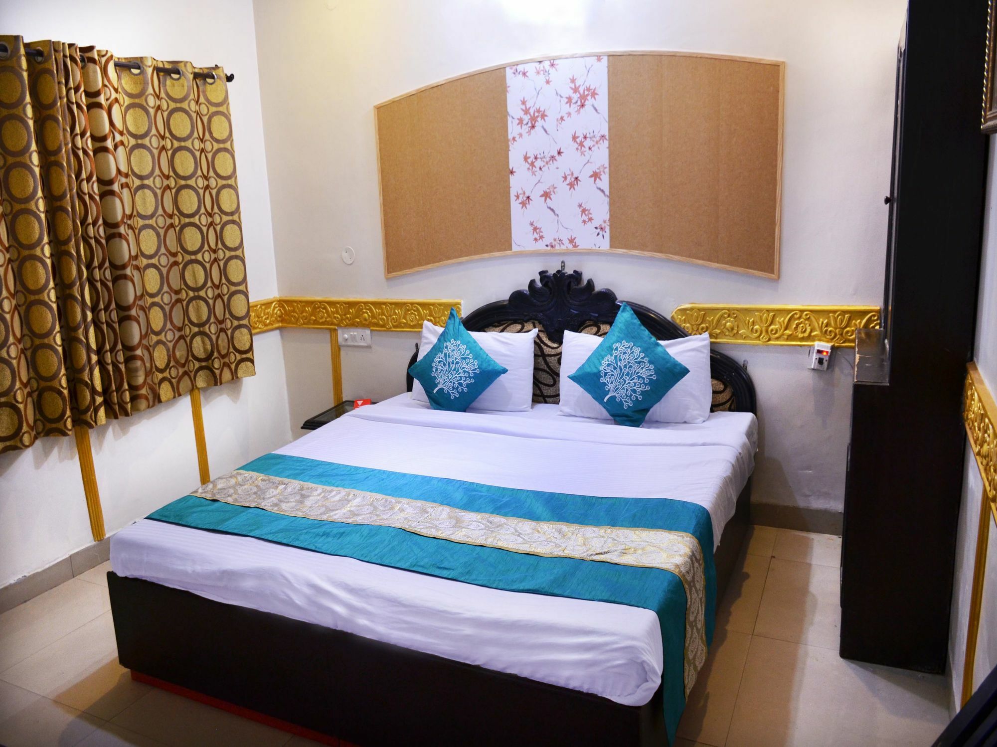 Oyo 5884 Amante Hotel Chandīgarh Екстериор снимка