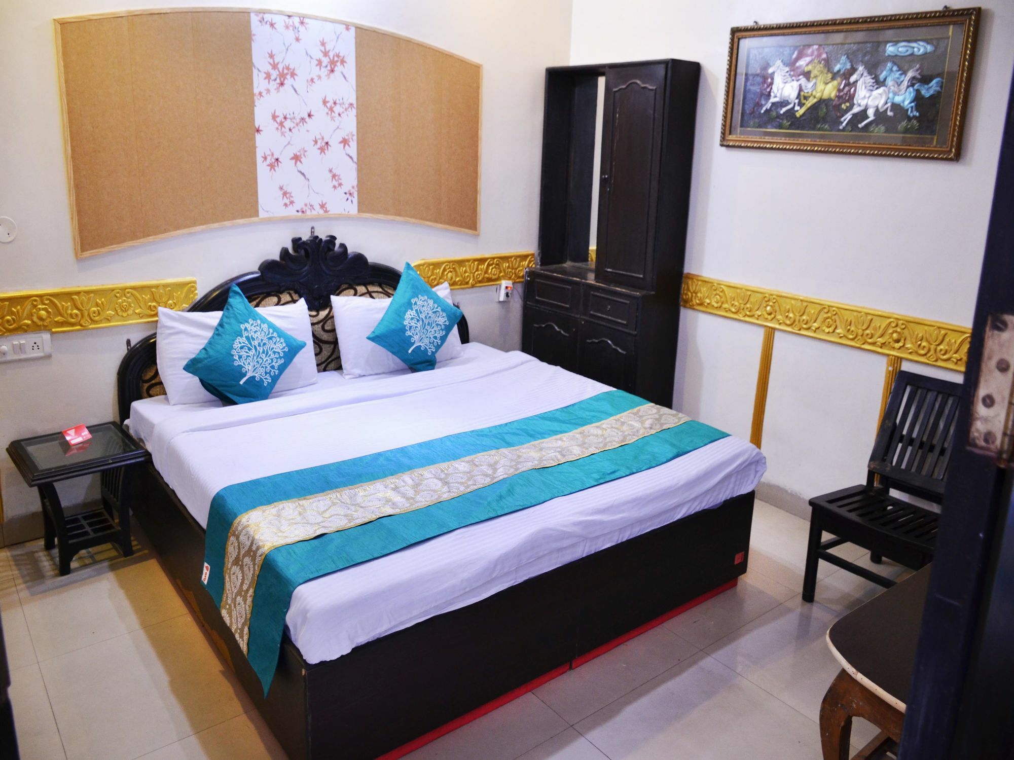 Oyo 5884 Amante Hotel Chandīgarh Екстериор снимка