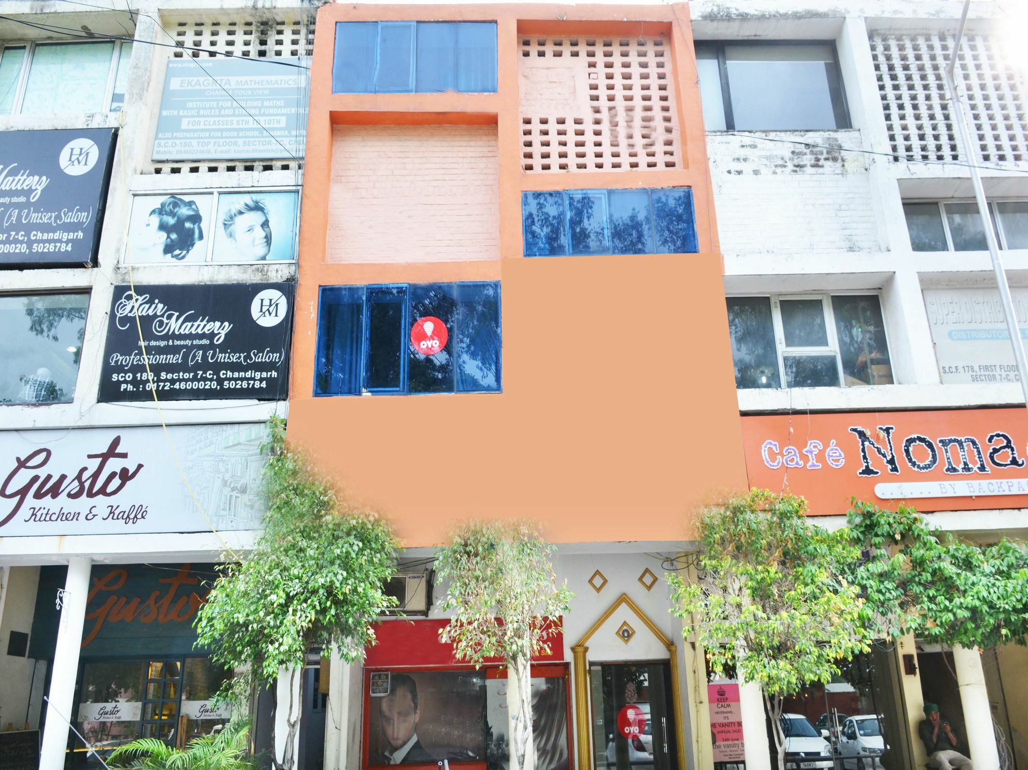 Oyo 5884 Amante Hotel Chandīgarh Екстериор снимка