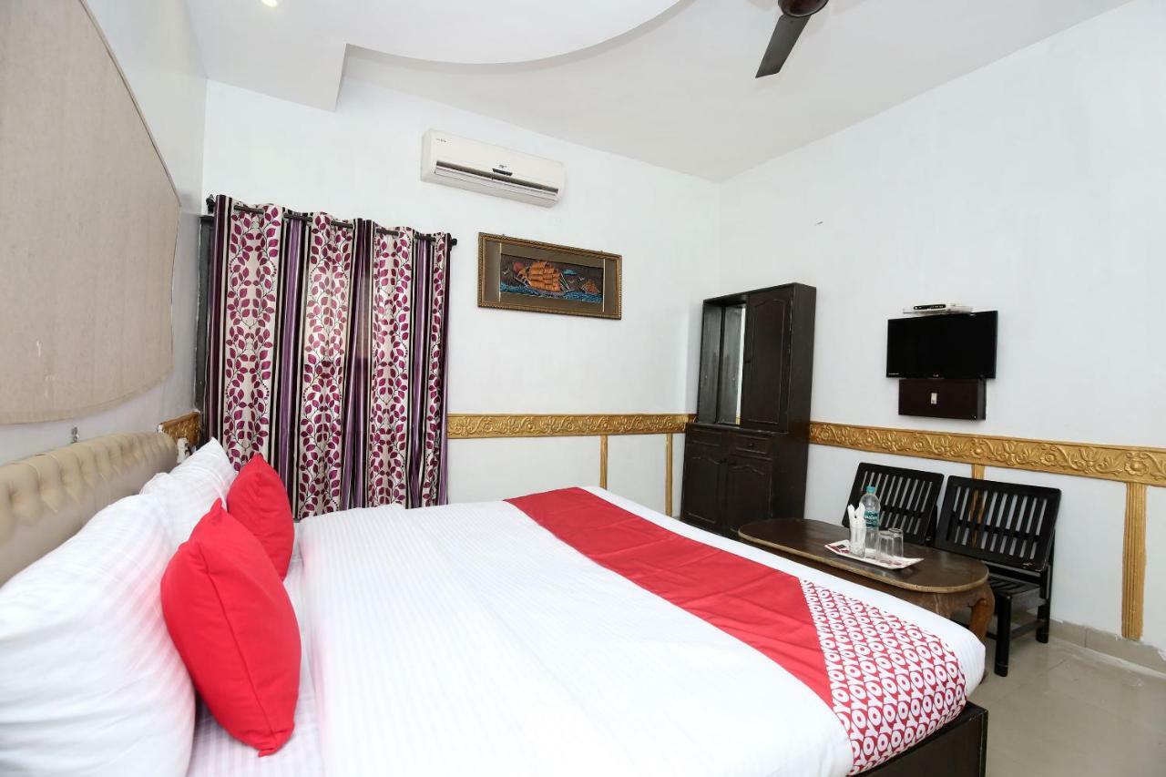 Oyo 5884 Amante Hotel Chandīgarh Екстериор снимка