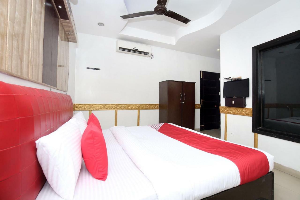 Oyo 5884 Amante Hotel Chandīgarh Екстериор снимка